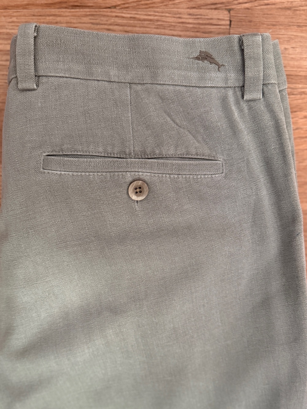 Tommy Bahama Men's Light Olive Silk Dress Pants - Sleek Flat Front - Picture 7 of 8